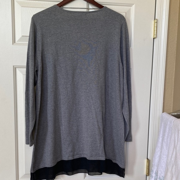 Style & Co. Gray and Black Graphic Long Sleeve Top - Picture 5 of 5